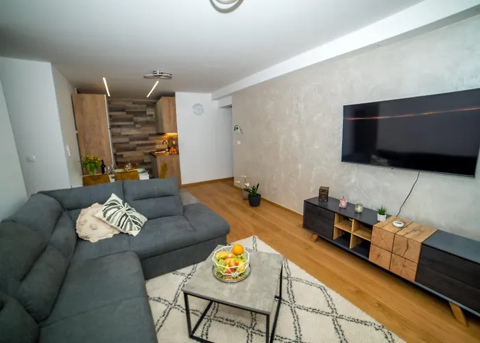 Lil Apartment *